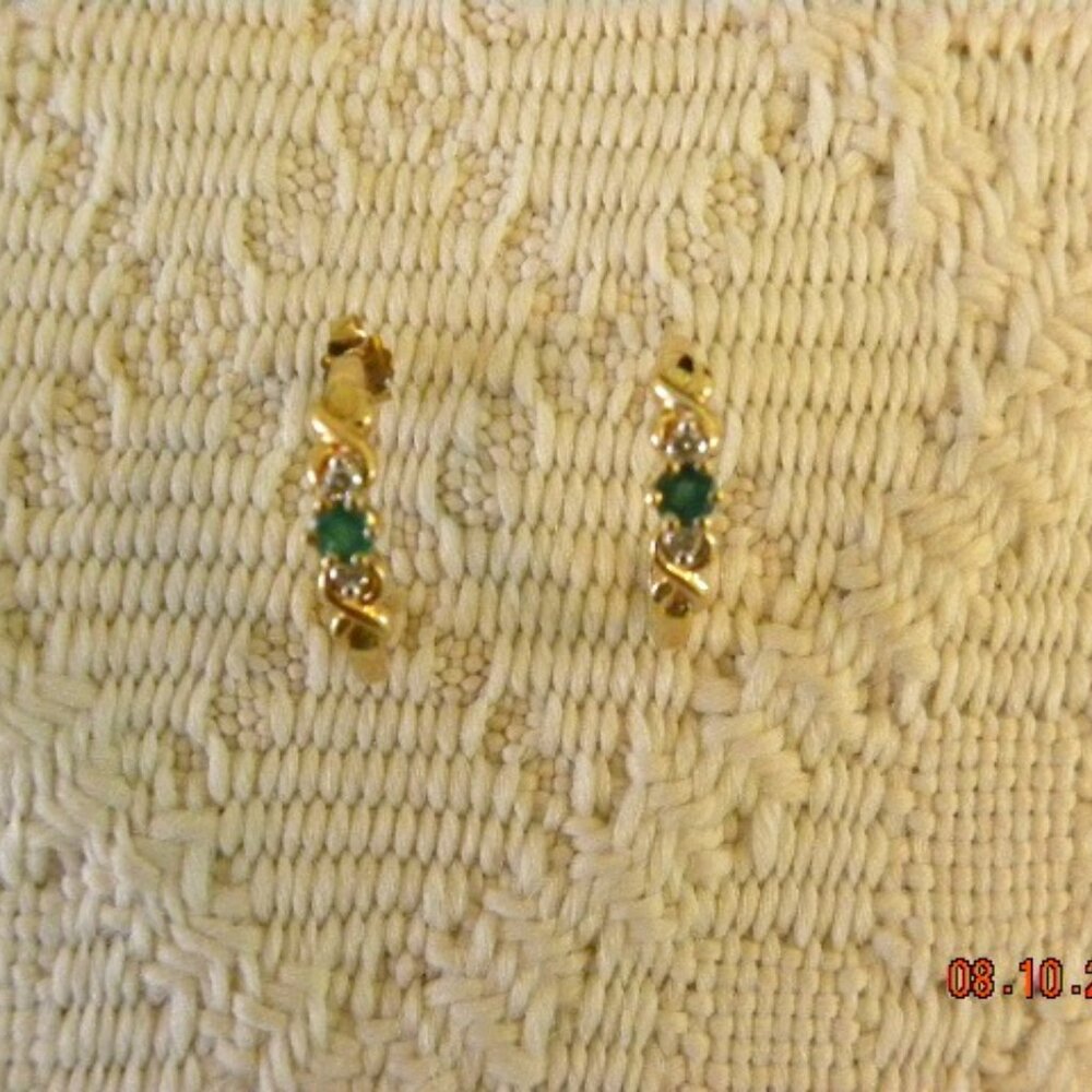 🆕️ Vintage Yellow Gold Emerald & Diamond Earrings